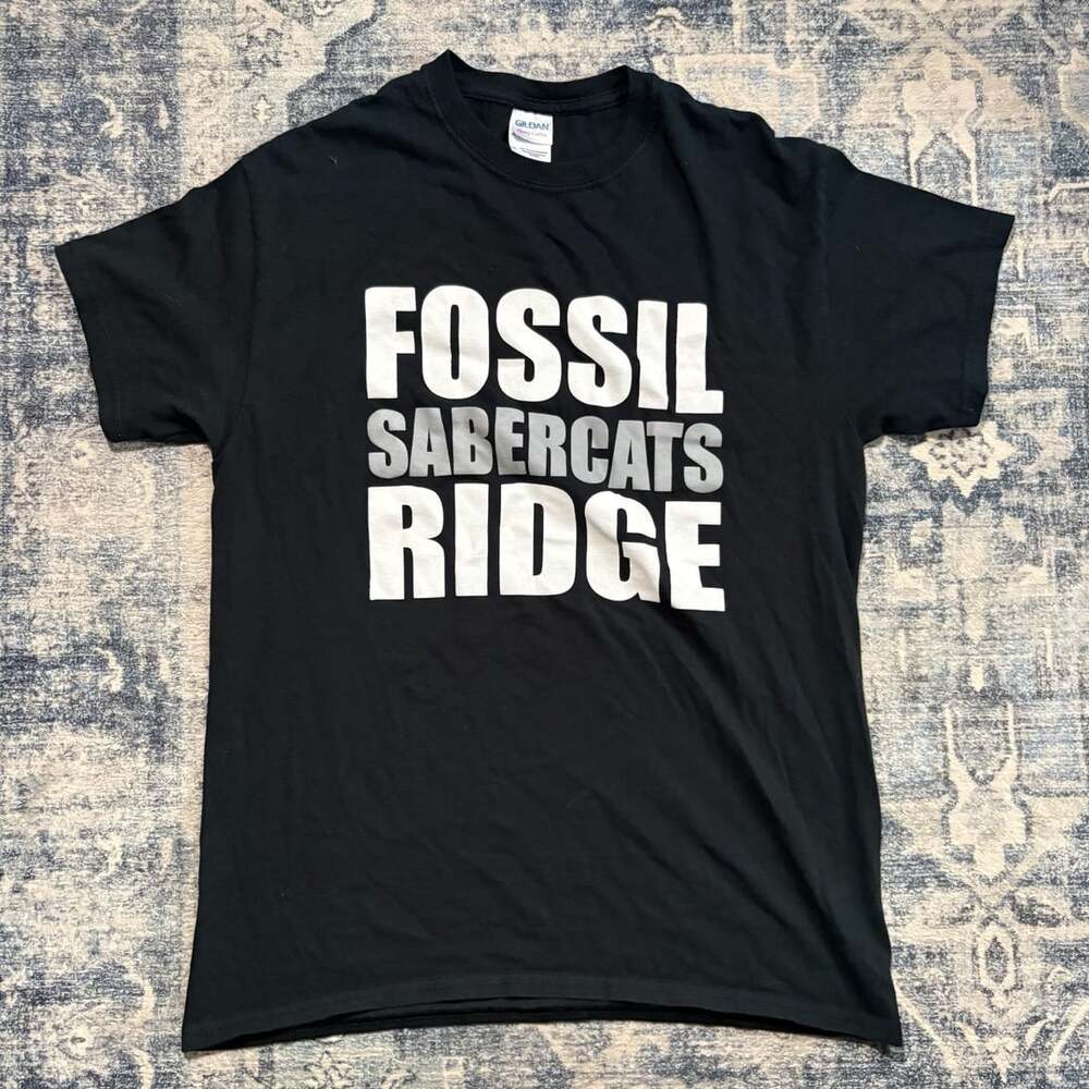 Gildan Fossil Ridge Sabercats T-Shirt Size M Black